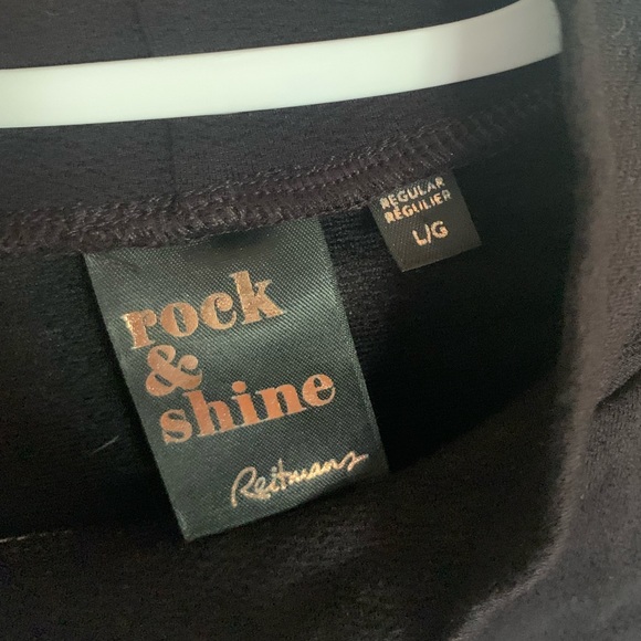 Reitmans oval cut out long sleeve - black; size large - Picture 3 of 3